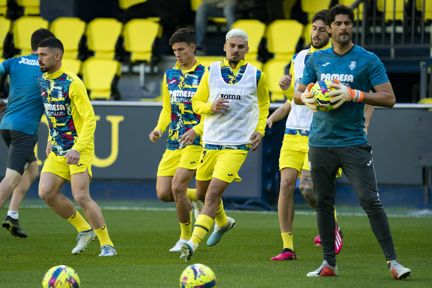 Fotos: El Villarreal B-Granada Visto A Pie De Campo | Ideal